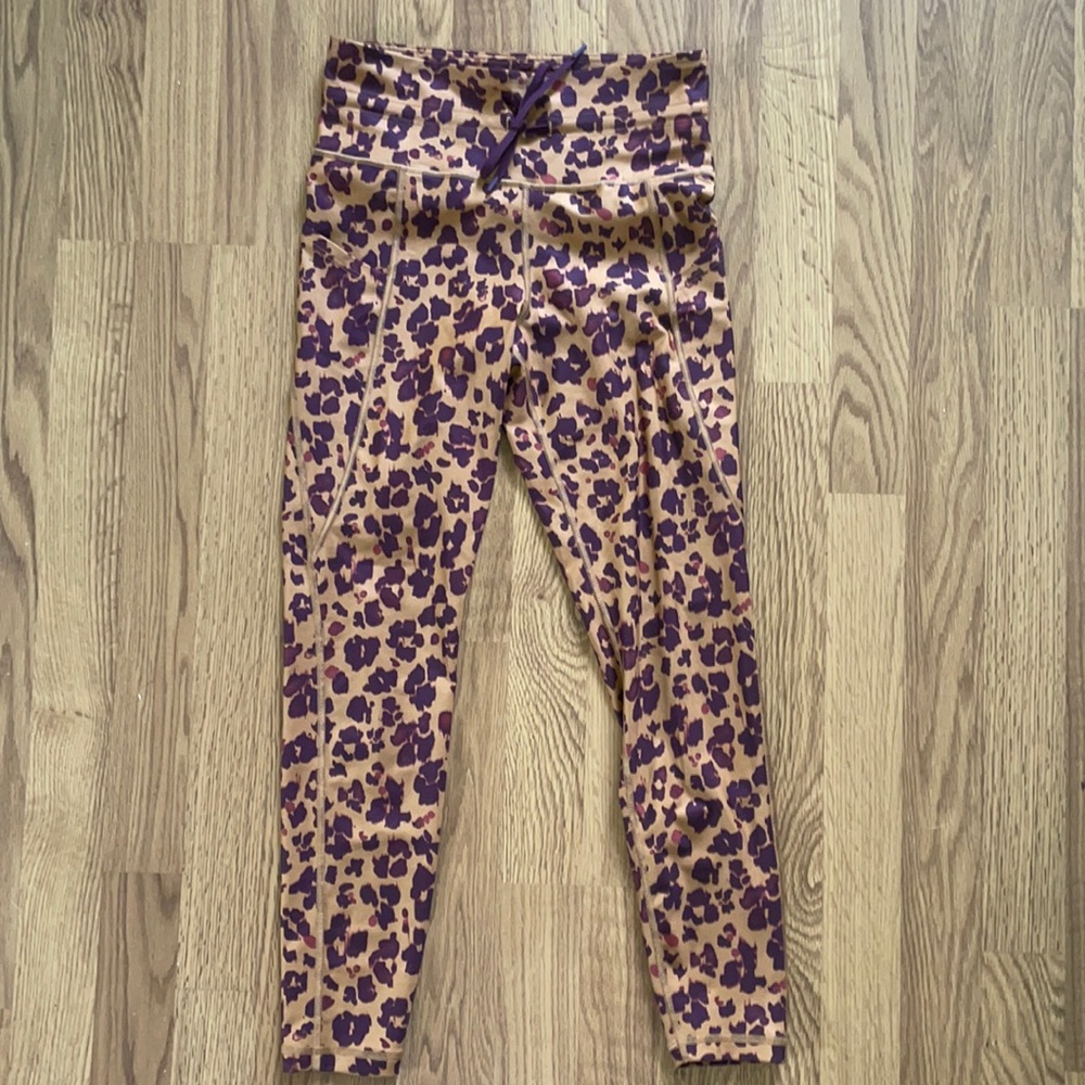 GAP leopard leggings. Size S.